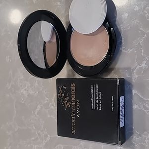 Avon Pressed Foundation NIB